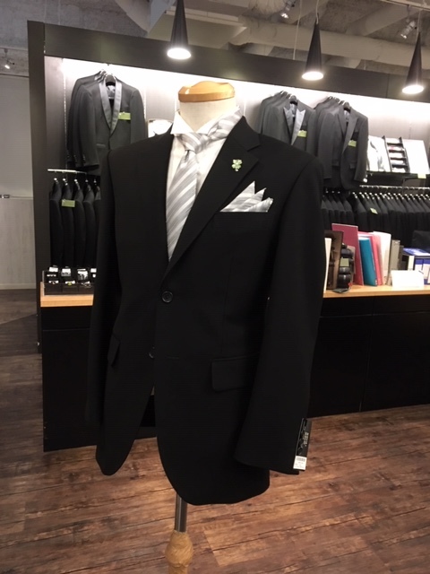 メンズブラックフォーマルスーツの着こなし | タキシード・燕尾服・フォーマル専門店ノービアノービオのブログ