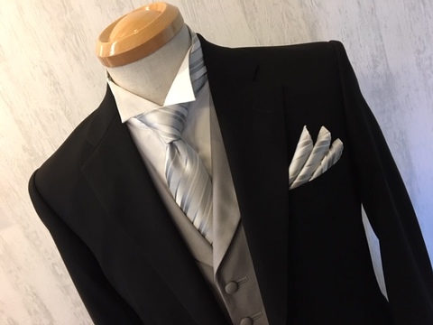 結婚式に着るシャツはどれがいいのかな ウィングカラーシャツのご紹介 タキシード 燕尾服 フォーマル専門店ノービアノービオのブログ